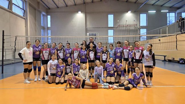 aaaMale Tehničarke u KG prvi nastup 2